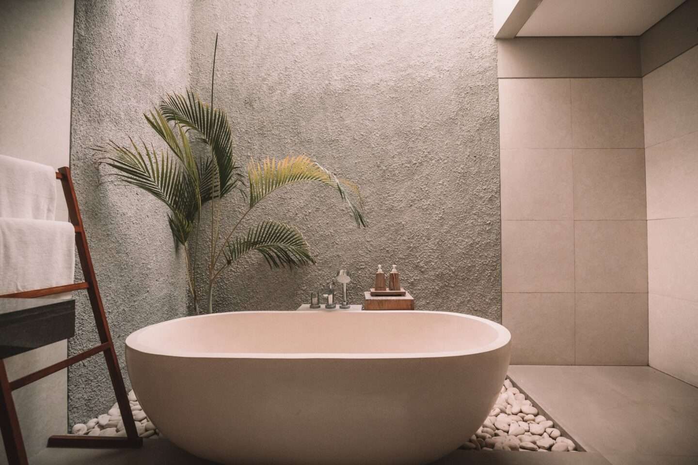 image of a soaking tub
